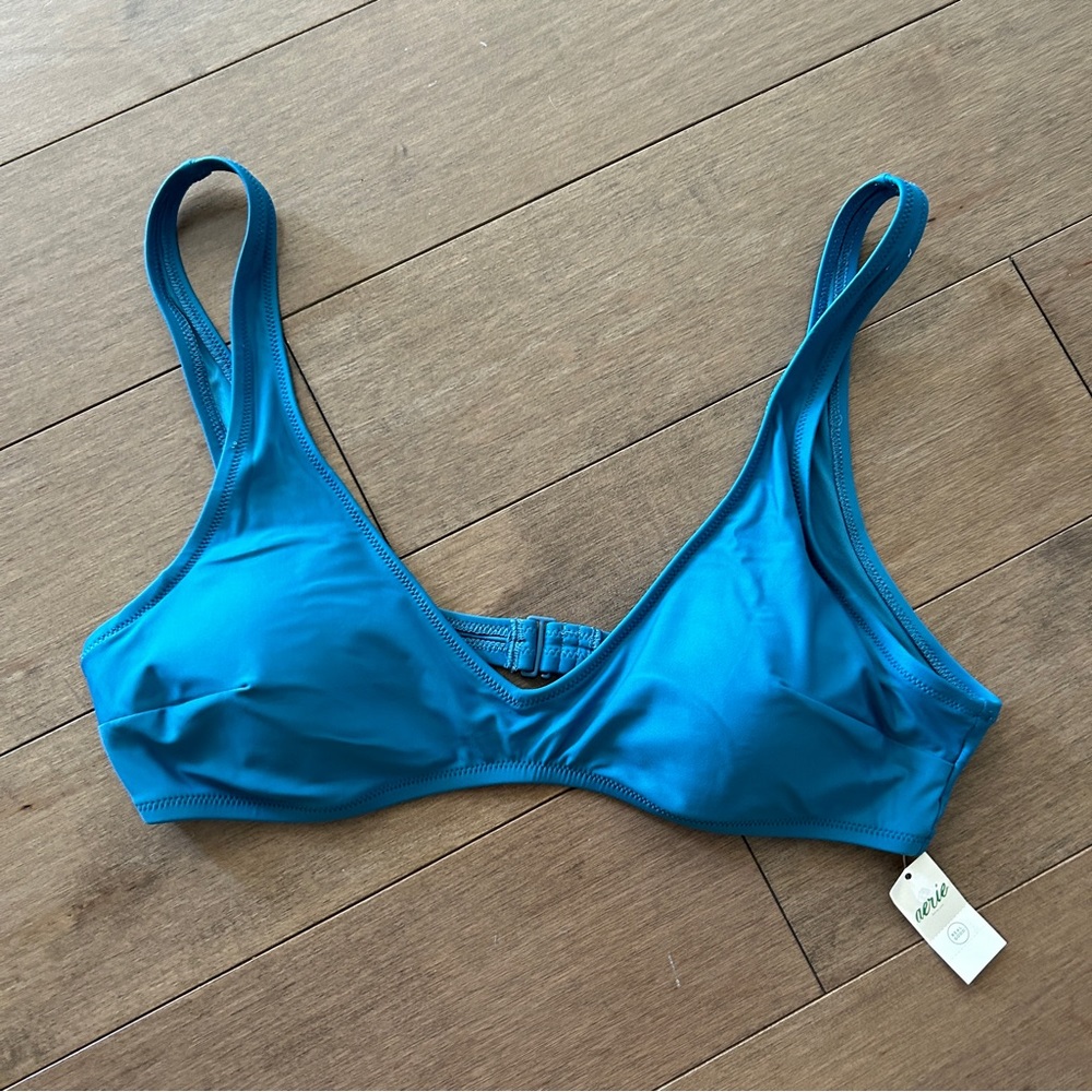 Aerie swim top NWT 

Comes from smoke and pet free home